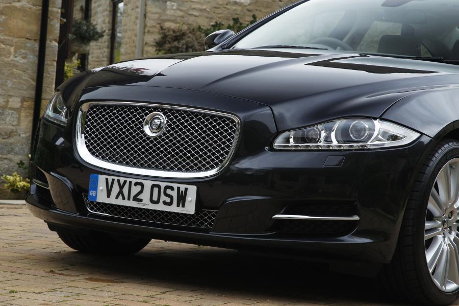  Jaguar XJ 2012 года  (UK) (фото 29 из 121)